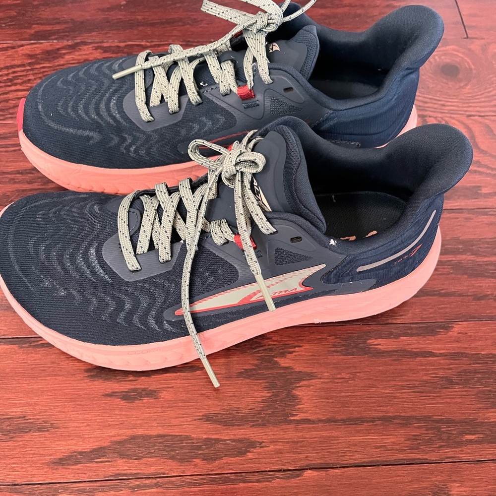 Altra Women's Navy and Pink Athletic Running Shoes - Picture 3 of 7